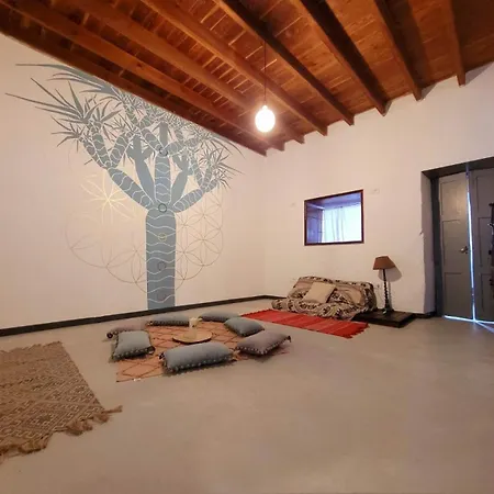 Acoran Family Guests House With Included Morning Yoga Practice *