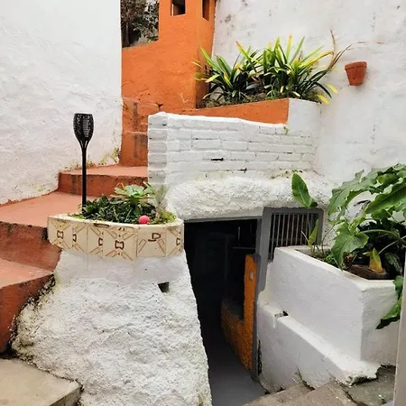 Acoran Family Guests House With Included Morning Yoga Practice 게스트하우스