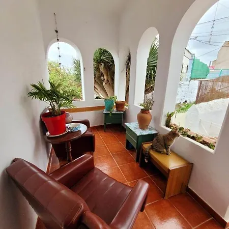 Acoran Family Guests House With Included Morning Yoga Practice ゲストハウス *
